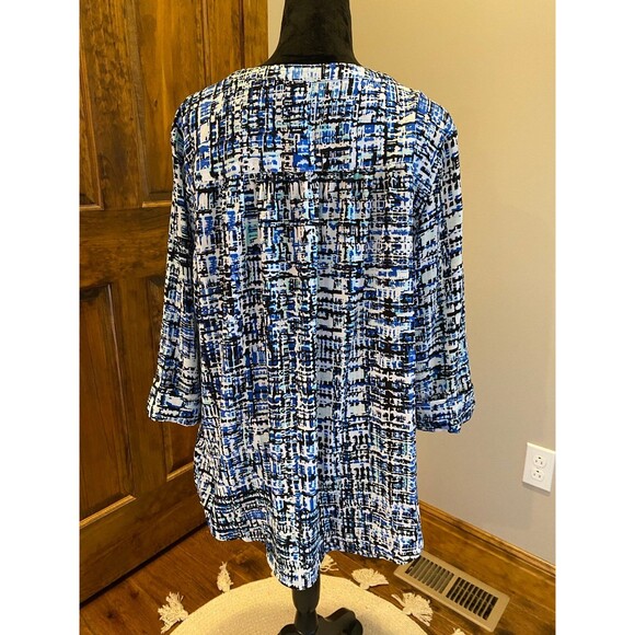 Croft & Barrow Blouse  Plus Size ? 1X or 2X Blue Black Pattern Casual  Top - Picture 5 of 10